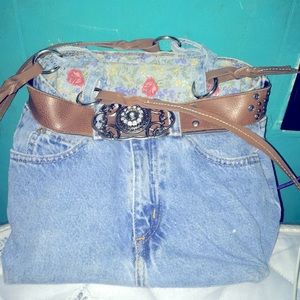 It a Jean purse I want 10 dollars for it